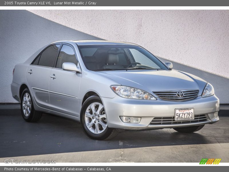 Lunar Mist Metallic / Gray 2005 Toyota Camry XLE V6