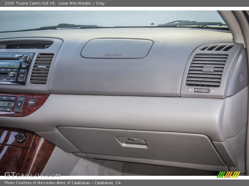 Lunar Mist Metallic / Gray 2005 Toyota Camry XLE V6