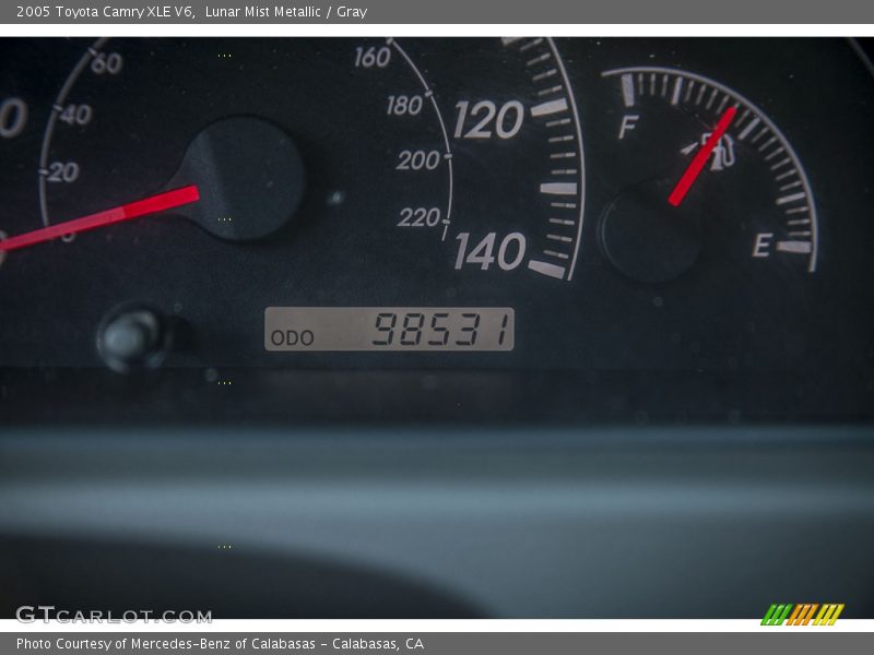 Lunar Mist Metallic / Gray 2005 Toyota Camry XLE V6