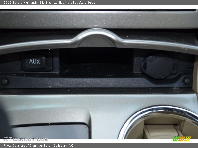Nautical Blue Metallic / Sand Beige 2012 Toyota Highlander SE