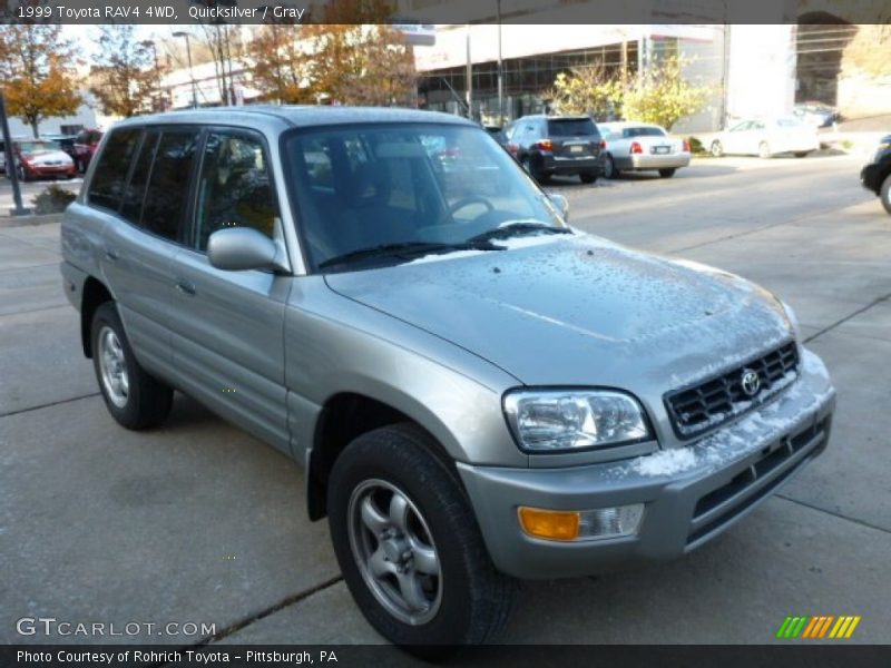 Front 3/4 View of 1999 RAV4 4WD