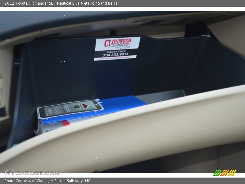 Nautical Blue Metallic / Sand Beige 2012 Toyota Highlander SE
