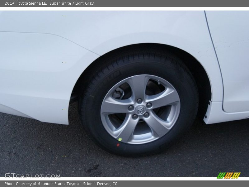 Super White / Light Gray 2014 Toyota Sienna LE