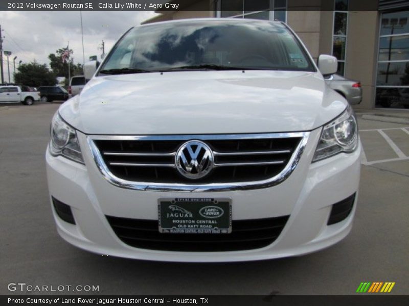 Calla Lily White / Aero Gray 2012 Volkswagen Routan SE