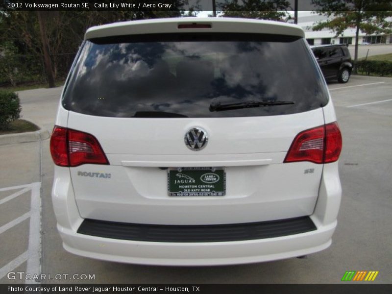 Calla Lily White / Aero Gray 2012 Volkswagen Routan SE