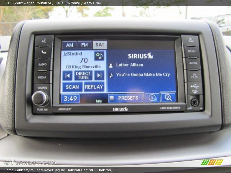 Calla Lily White / Aero Gray 2012 Volkswagen Routan SE