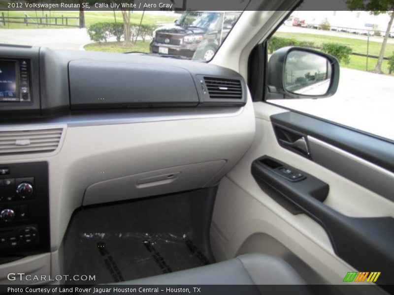 Calla Lily White / Aero Gray 2012 Volkswagen Routan SE