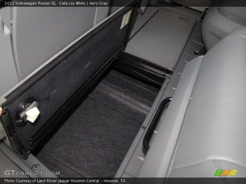 Calla Lily White / Aero Gray 2012 Volkswagen Routan SE