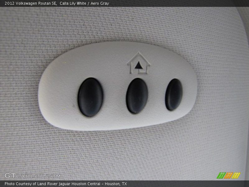Calla Lily White / Aero Gray 2012 Volkswagen Routan SE
