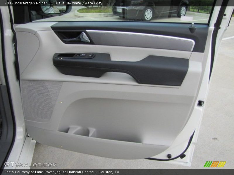 Calla Lily White / Aero Gray 2012 Volkswagen Routan SE