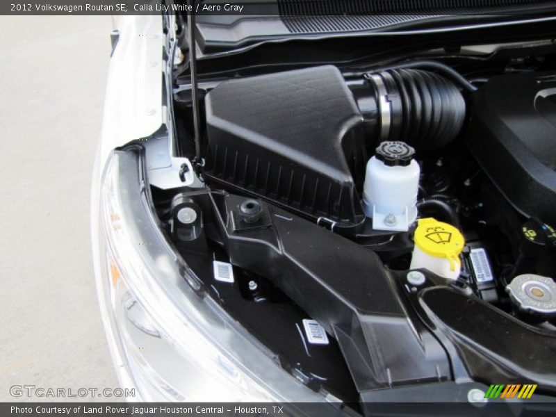 Calla Lily White / Aero Gray 2012 Volkswagen Routan SE