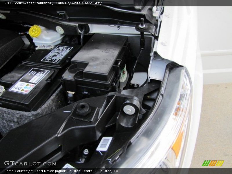 Calla Lily White / Aero Gray 2012 Volkswagen Routan SE
