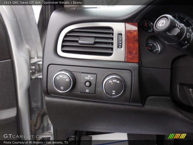 Quicksilver Metallic / Ebony 2013 GMC Yukon SLT 4x4