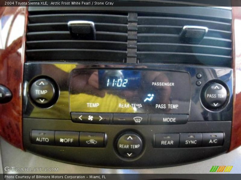 Arctic Frost White Pearl / Stone Gray 2004 Toyota Sienna XLE