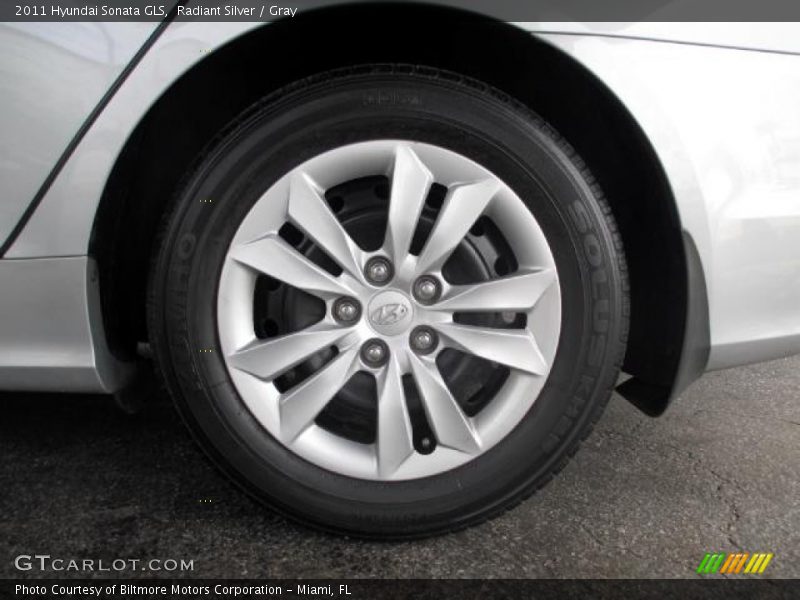 Radiant Silver / Gray 2011 Hyundai Sonata GLS