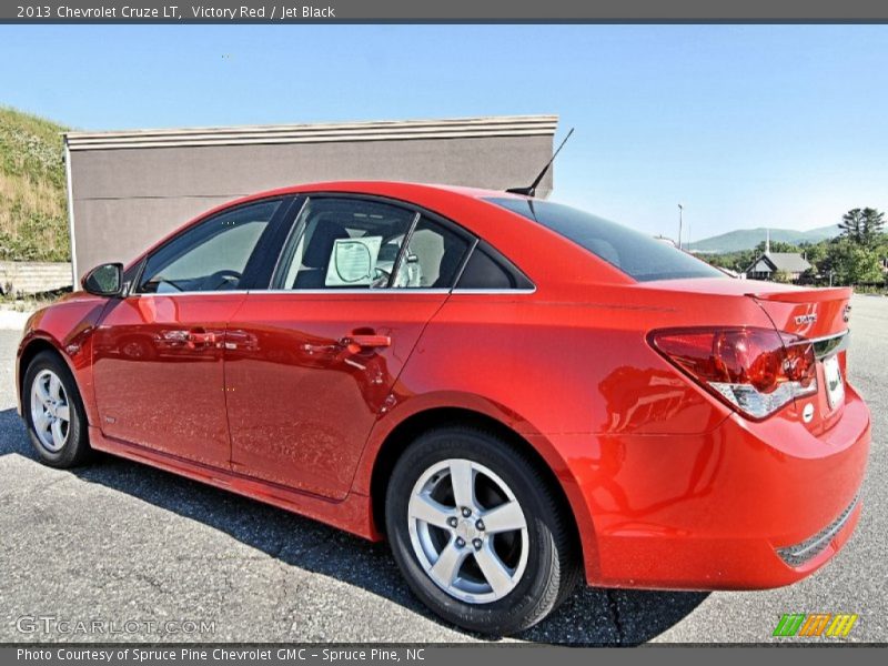 Victory Red / Jet Black 2013 Chevrolet Cruze LT