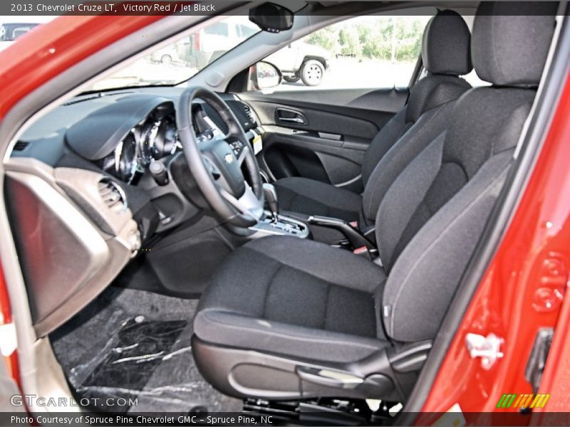 Victory Red / Jet Black 2013 Chevrolet Cruze LT