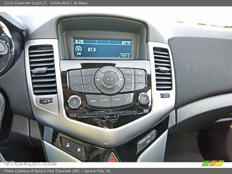 Victory Red / Jet Black 2013 Chevrolet Cruze LT