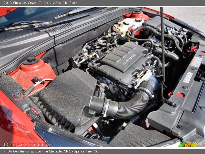 Victory Red / Jet Black 2013 Chevrolet Cruze LT