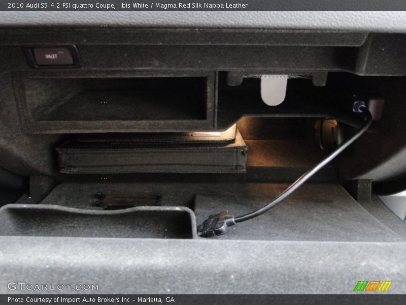 Ibis White / Magma Red Silk Nappa Leather 2010 Audi S5 4.2 FSI quattro Coupe
