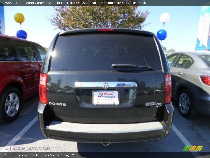 Brilliant Black Crystal Pearl / Medium Slate Gray/Light Shale 2009 Dodge Grand Caravan SXT