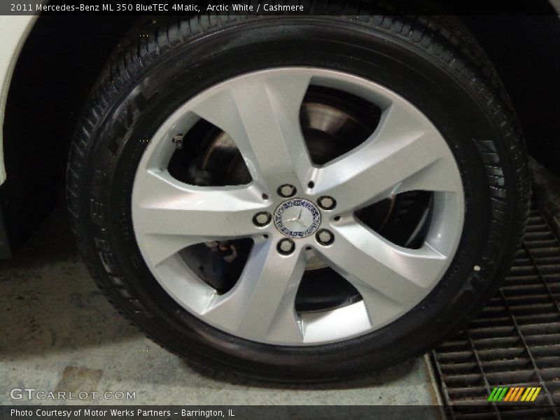 Arctic White / Cashmere 2011 Mercedes-Benz ML 350 BlueTEC 4Matic