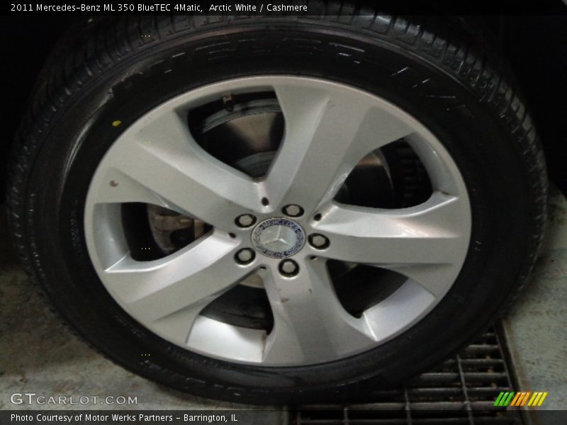 Arctic White / Cashmere 2011 Mercedes-Benz ML 350 BlueTEC 4Matic