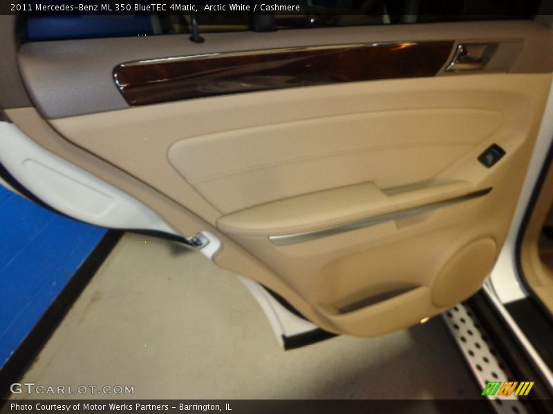 Arctic White / Cashmere 2011 Mercedes-Benz ML 350 BlueTEC 4Matic