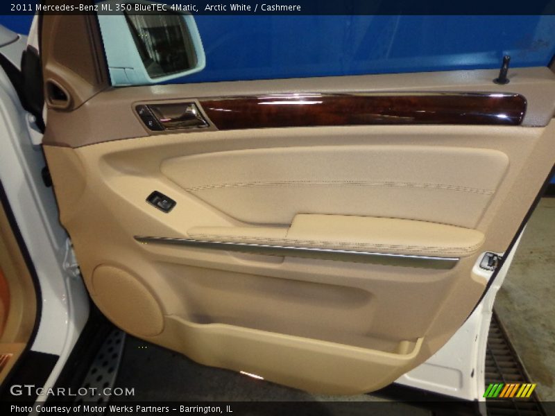 Arctic White / Cashmere 2011 Mercedes-Benz ML 350 BlueTEC 4Matic