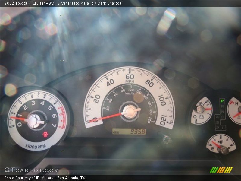 Silver Fresco Metallic / Dark Charcoal 2012 Toyota FJ Cruiser 4WD