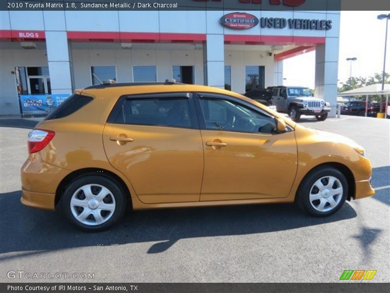 Sundance Metallic / Dark Charcoal 2010 Toyota Matrix 1.8