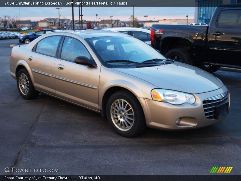 Light Almond Pearl Metallic / Taupe 2004 Chrysler Sebring LXi Sedan