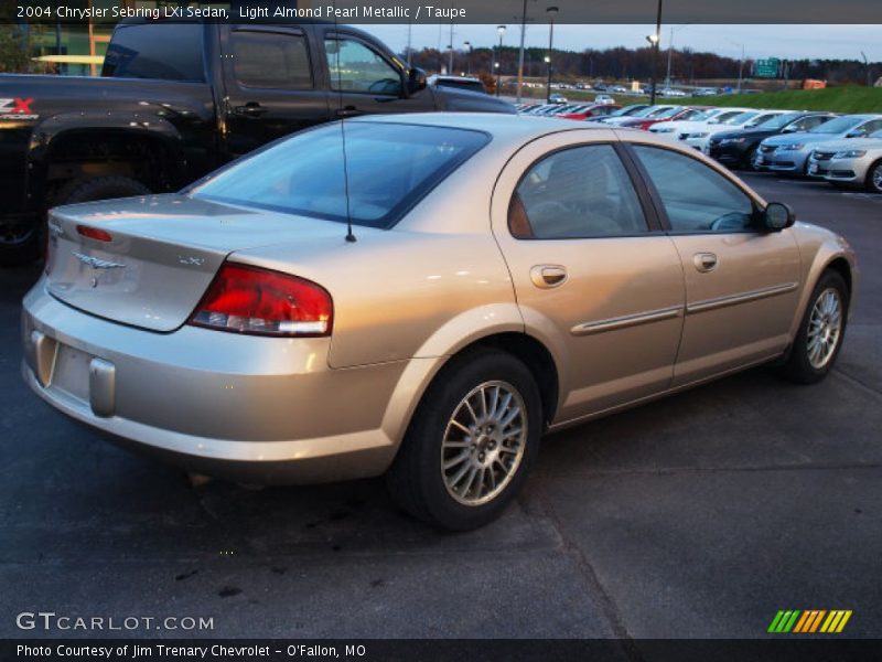 Light Almond Pearl Metallic / Taupe 2004 Chrysler Sebring LXi Sedan
