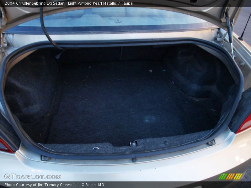 Light Almond Pearl Metallic / Taupe 2004 Chrysler Sebring LXi Sedan