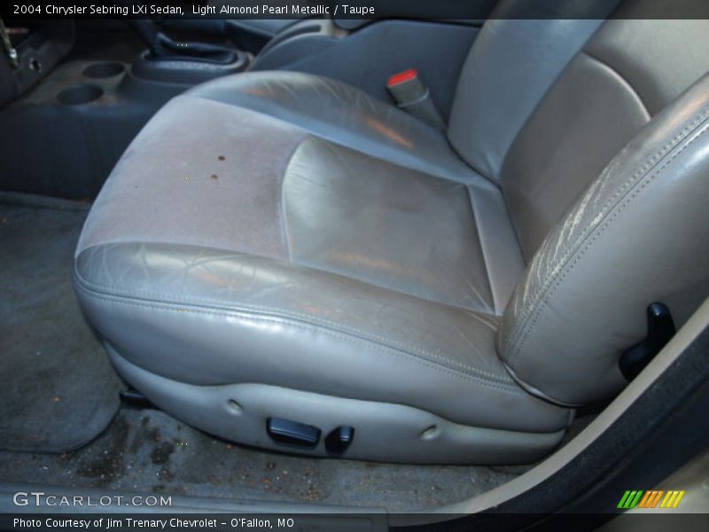 Light Almond Pearl Metallic / Taupe 2004 Chrysler Sebring LXi Sedan