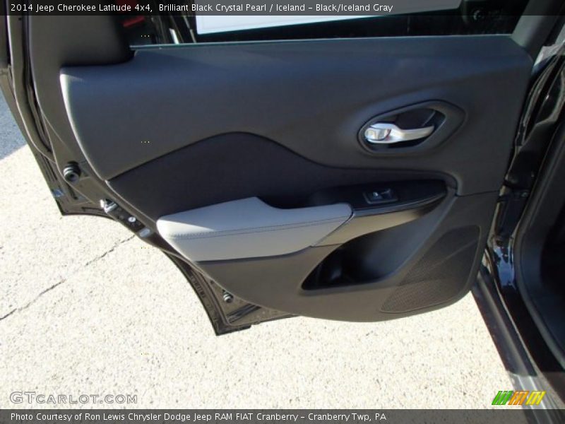 Brilliant Black Crystal Pearl / Iceland - Black/Iceland Gray 2014 Jeep Cherokee Latitude 4x4