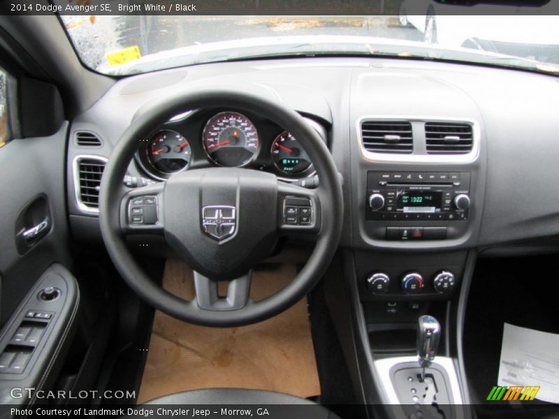 Bright White / Black 2014 Dodge Avenger SE