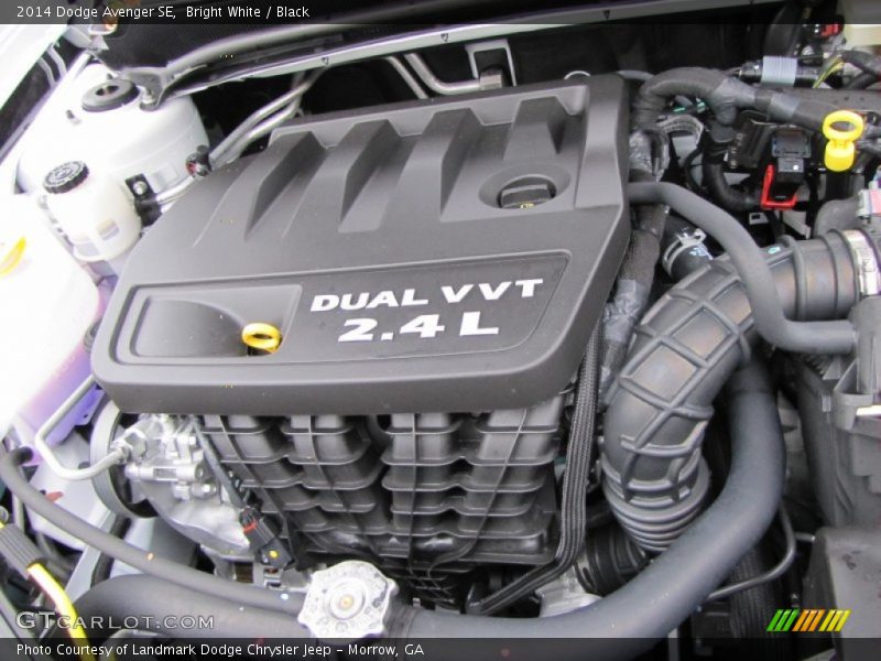 Bright White / Black 2014 Dodge Avenger SE