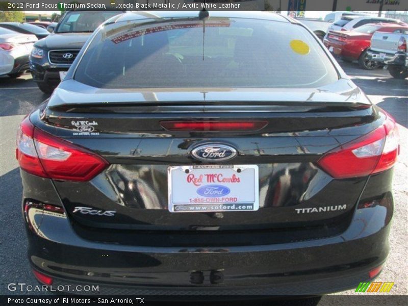 Tuxedo Black Metallic / Arctic White Leather 2012 Ford Focus Titanium Sedan