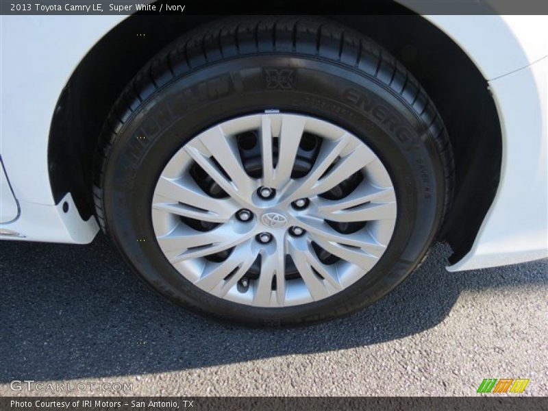 Super White / Ivory 2013 Toyota Camry LE