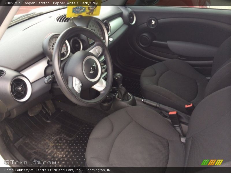 Pepper White / Black/Grey 2009 Mini Cooper Hardtop