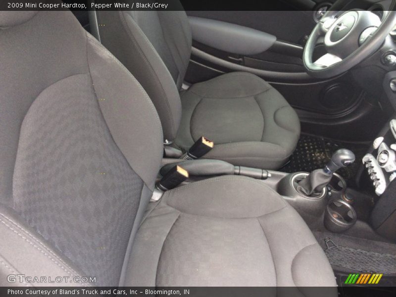 Pepper White / Black/Grey 2009 Mini Cooper Hardtop