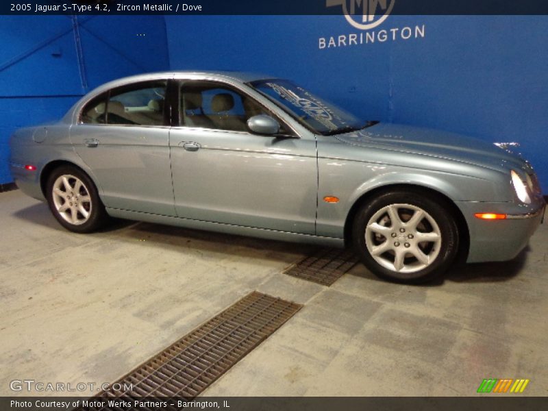 Zircon Metallic / Dove 2005 Jaguar S-Type 4.2