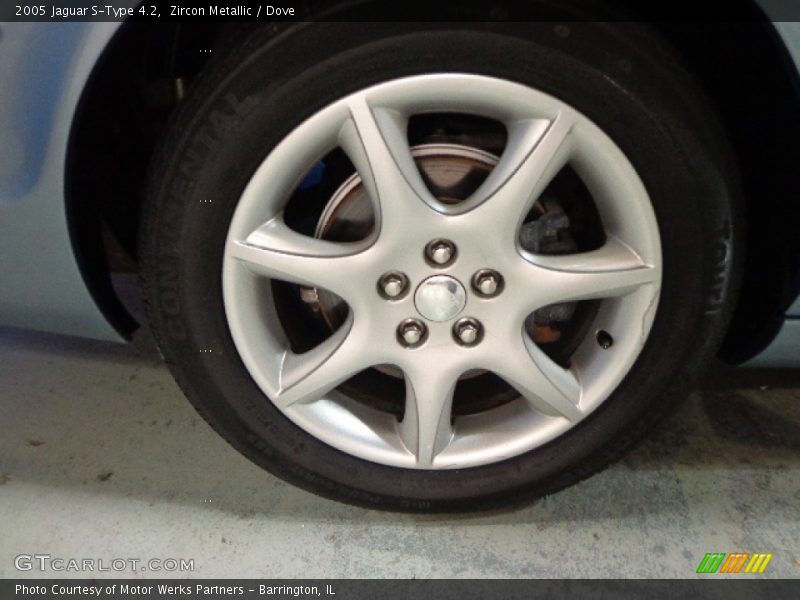 Zircon Metallic / Dove 2005 Jaguar S-Type 4.2