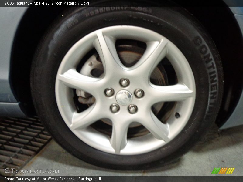 Zircon Metallic / Dove 2005 Jaguar S-Type 4.2