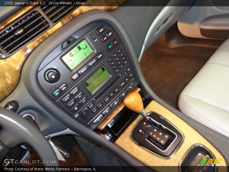 Zircon Metallic / Dove 2005 Jaguar S-Type 4.2