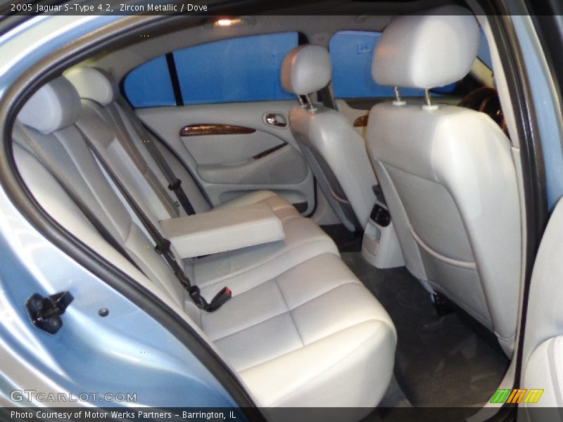 Zircon Metallic / Dove 2005 Jaguar S-Type 4.2