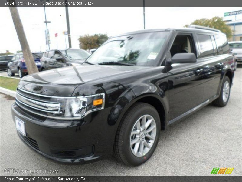 Tuxedo Black / Charcoal Black 2014 Ford Flex SE