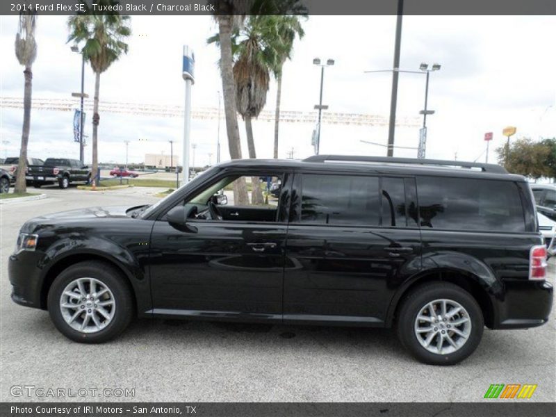 Tuxedo Black / Charcoal Black 2014 Ford Flex SE
