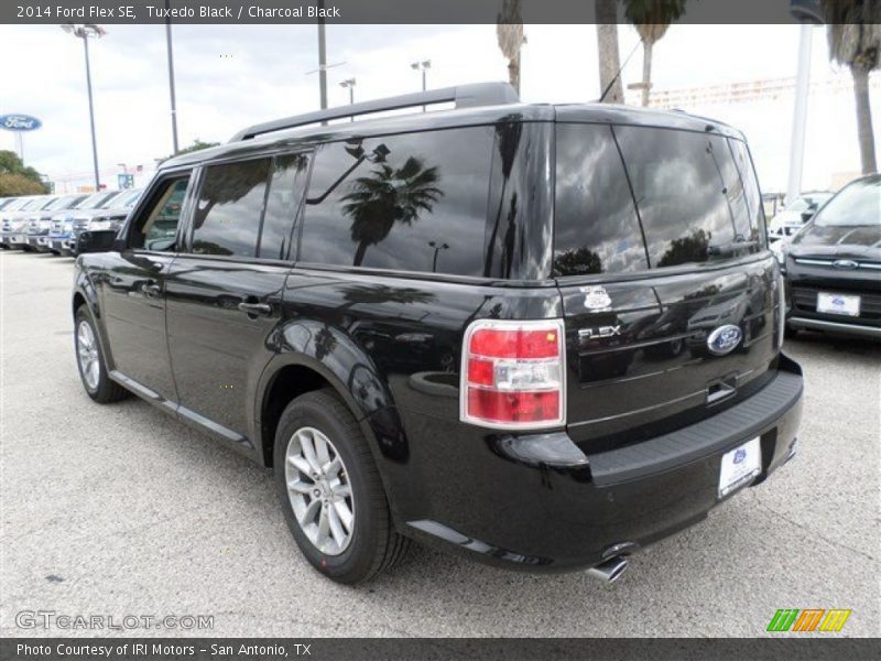 Tuxedo Black / Charcoal Black 2014 Ford Flex SE